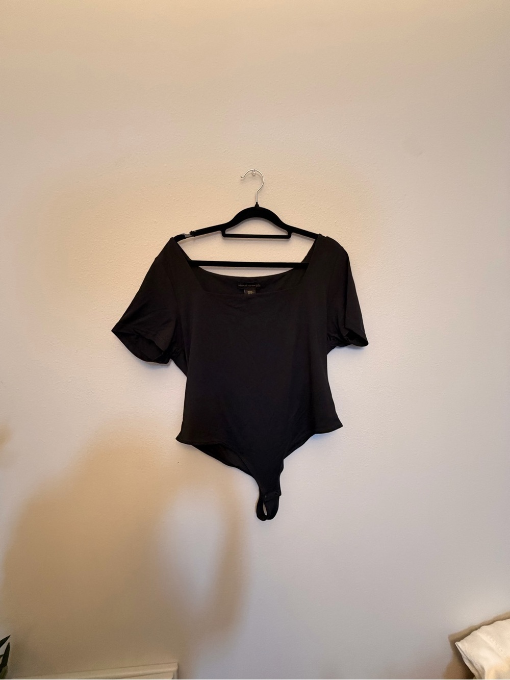 House of Harlow 1960 Black Short Sleeve Scoop Neck Bodysuit
